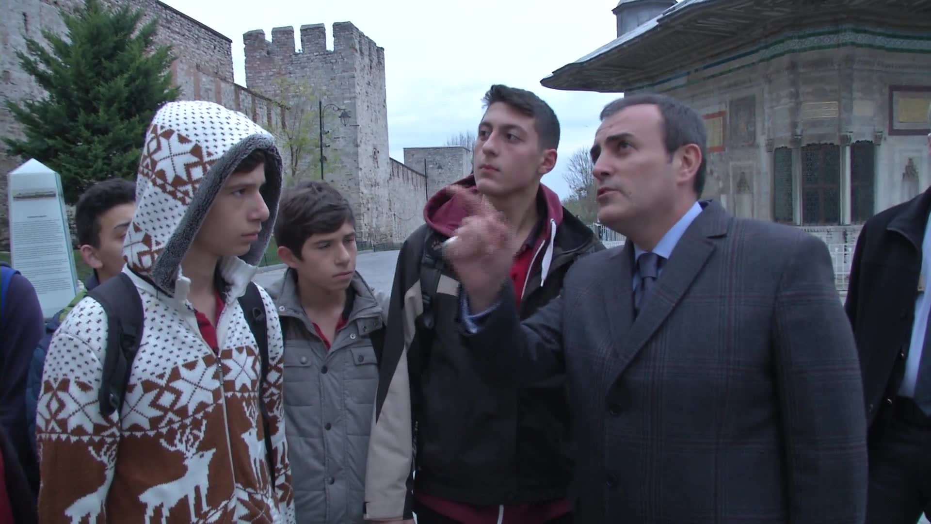 KÜLTÜR VE TURİZM BAKANI MAHİR ÜNAL TOPKAPI SARAYI MÜZESİ’Nİ ZİYARET ETTİ