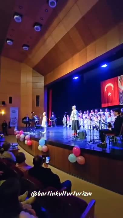 Türk Sanat Müziği Işık Saçarız Çocuk Koromuzun konseri