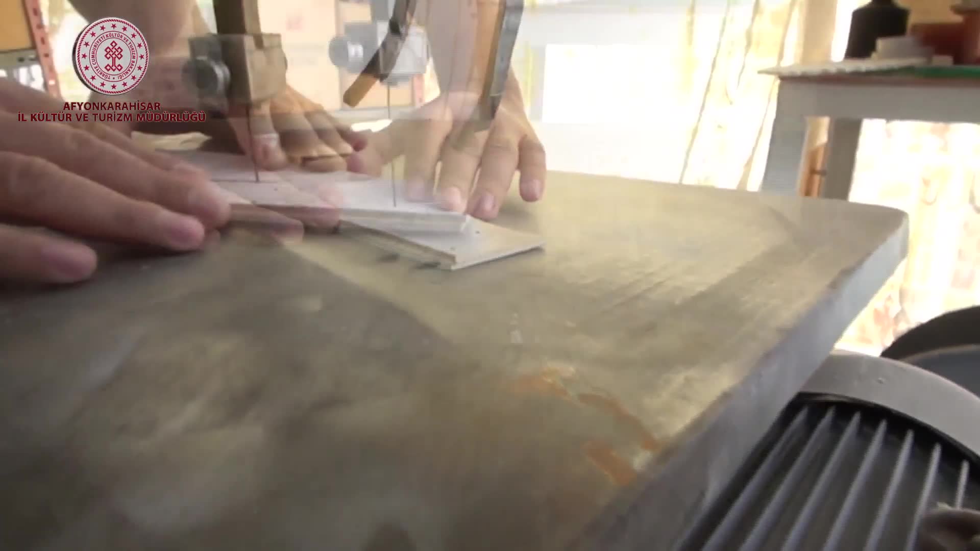 Ahşap oyma ustası Ahmet Dayıoğlu, Aşk Kültür ve Sanat günlerine hazırlanıyor.