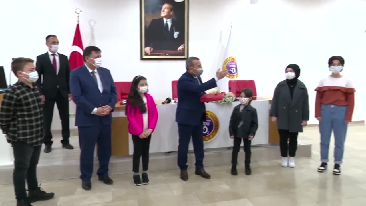 En Çok Kitap Okuyanlar Vali Sonel Tarafından Ödüllendirildi