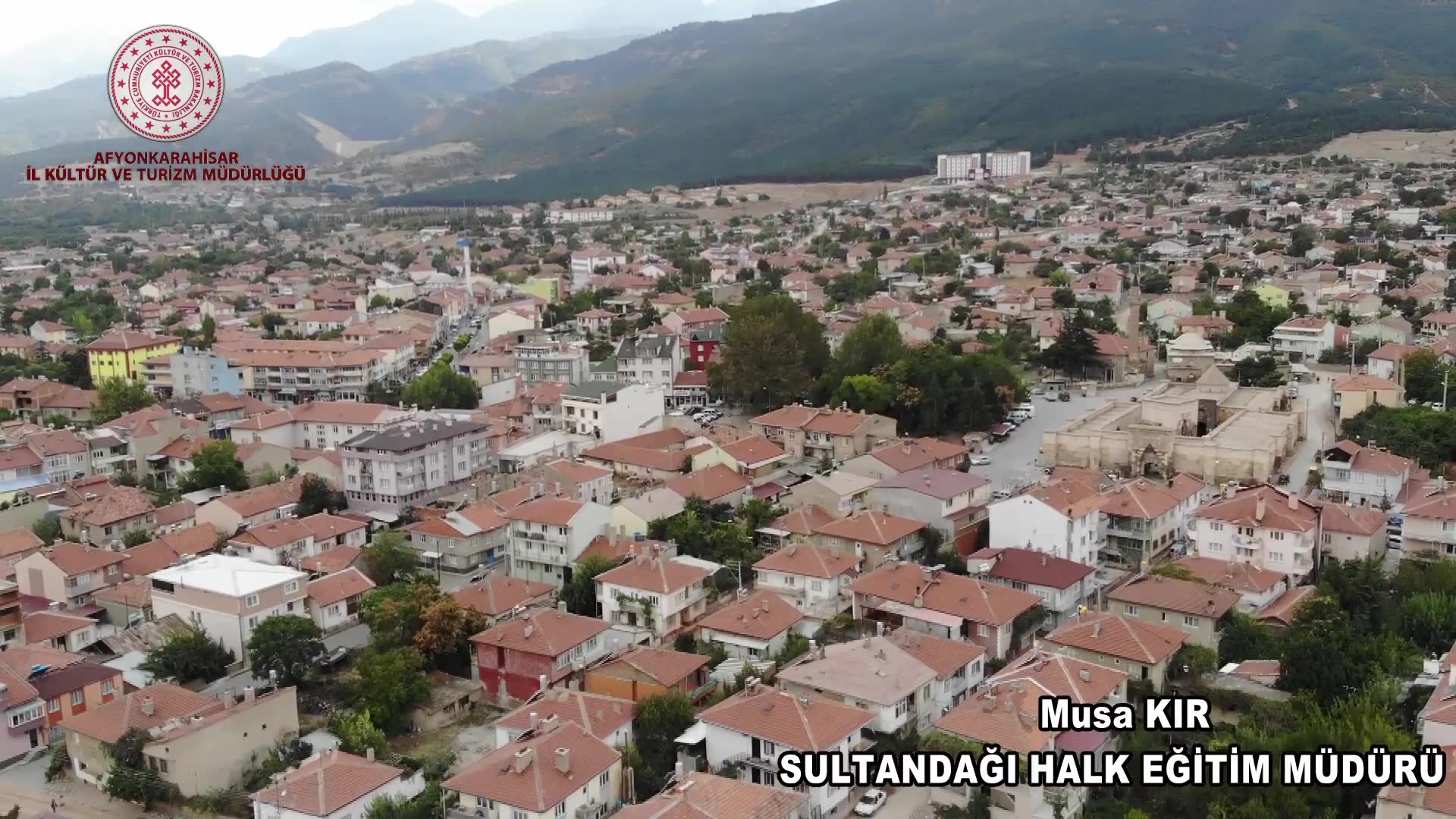 Sultandağı Halk Eğitim Merkezi Müdürü Musa Kır, AŞK Kültür ve Sanat Günlerine hazırlanıyor.