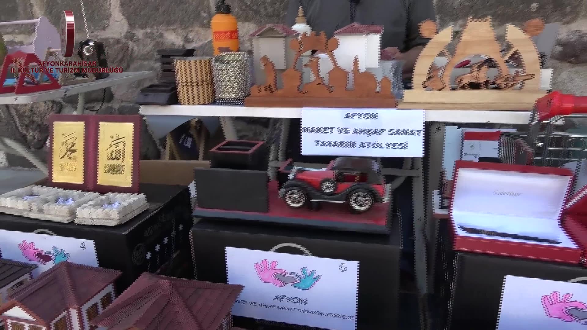 Ahşap Maket Ustası Kenan Şahinbaş, AŞK Kültür ve Sanat Günlerine hazırlanıyor.